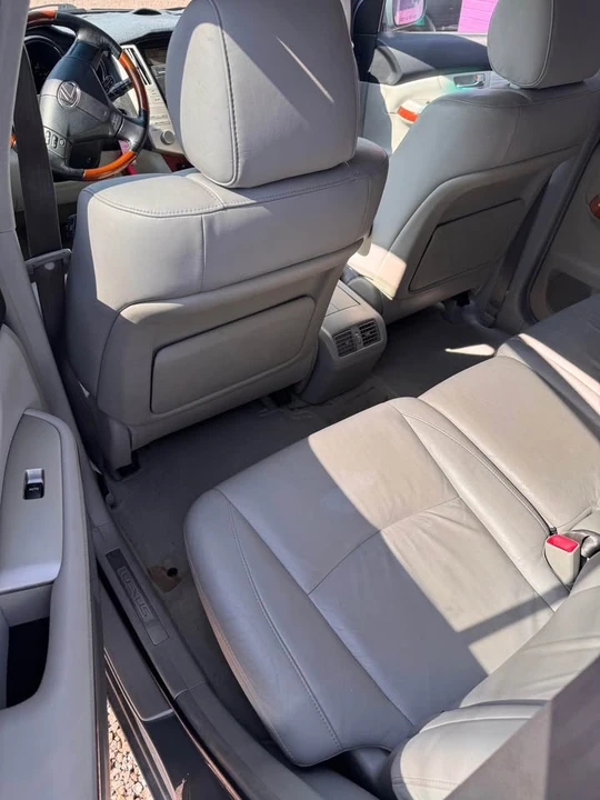 2004 Lexus RX 2nd Gen - Image 13 of 16