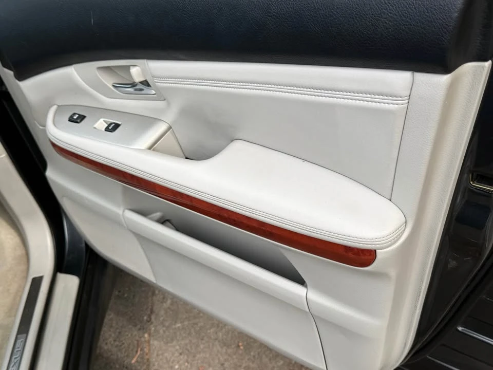 2004 Lexus RX 2nd Gen - Image 10 of 13