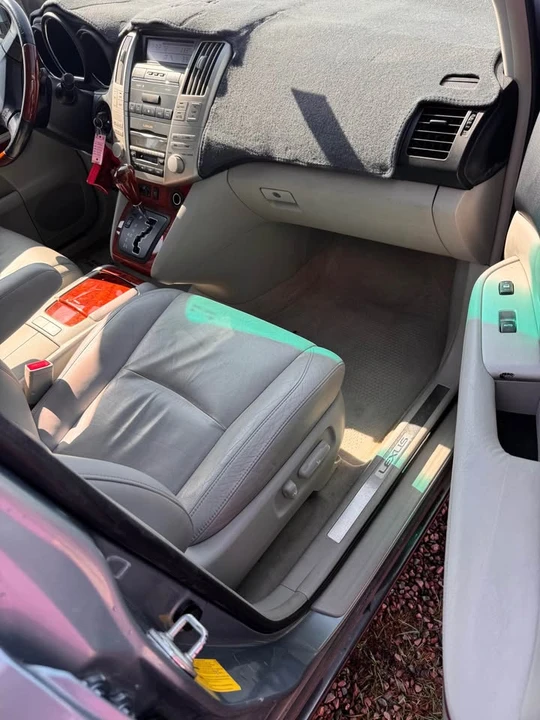 2004 Lexus RX 2nd Gen - Image 16 of 16