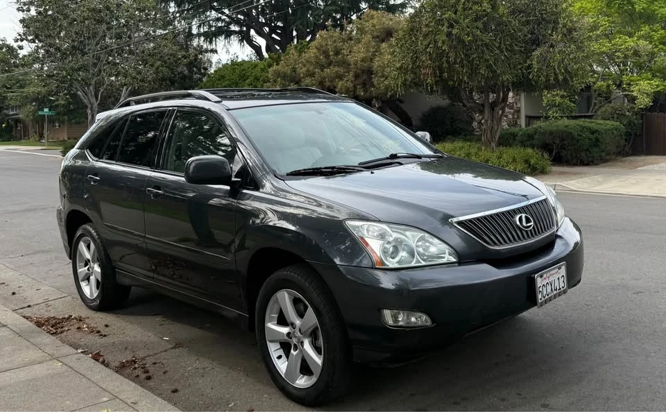 2004 Lexus RX 2nd Gen - Image 3 of 13