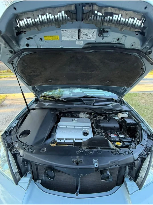 2004 Lexus RX 2nd Gen - Image 11 of 18