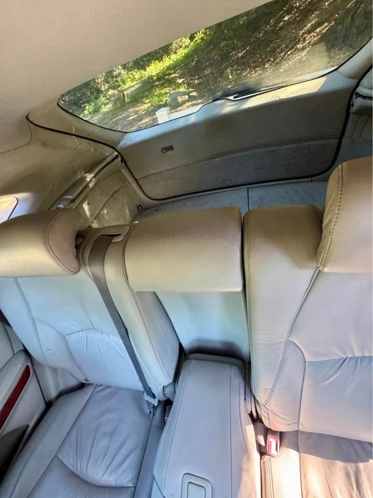 2004 Lexus RX 2nd Gen - Image 6 of 10