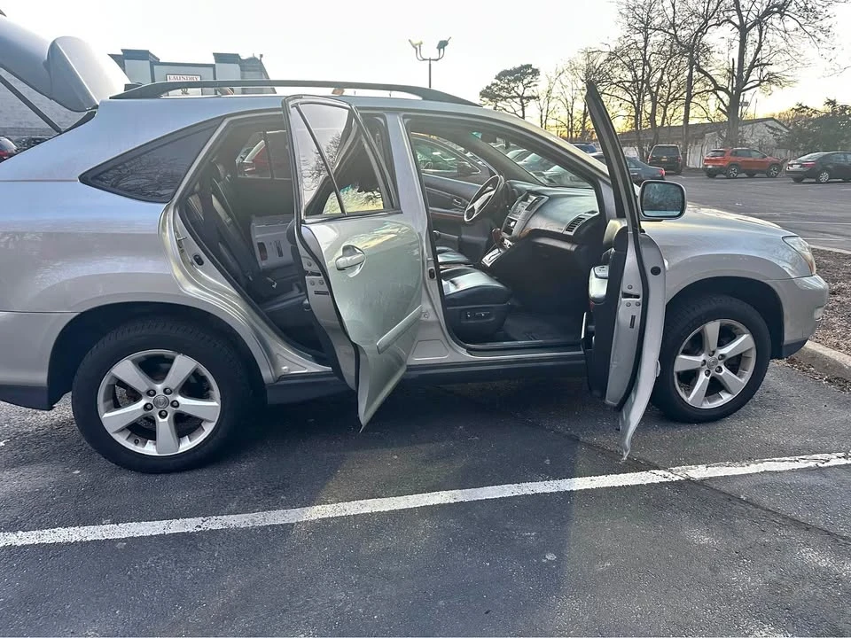 2004 Lexus RX 2nd Gen - Image 2 of 9