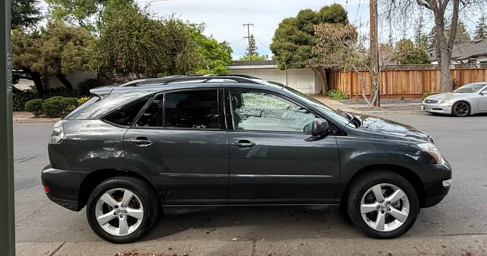 2004 Lexus RX 2nd Gen - Image 5 of 13