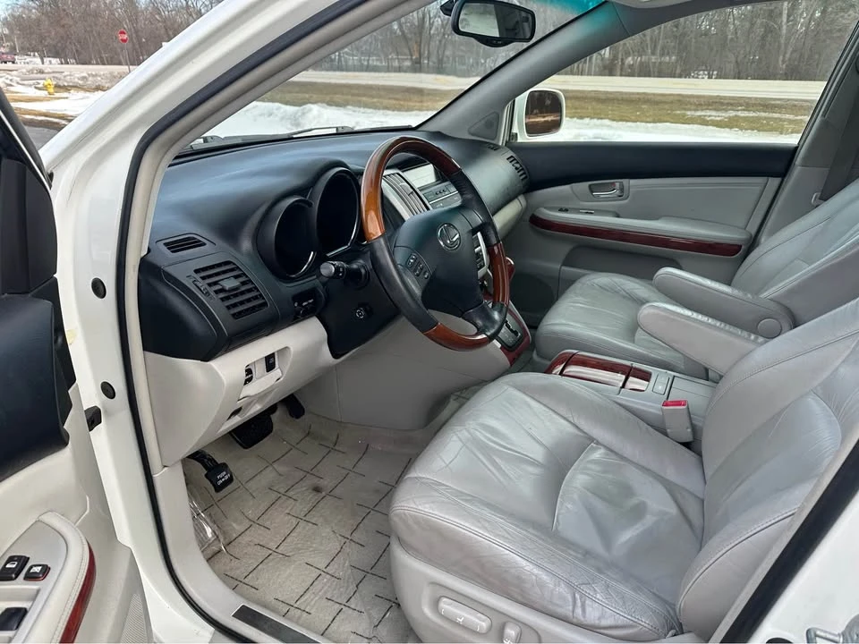 2004 Lexus RX 2nd Gen - Image 9 of 20