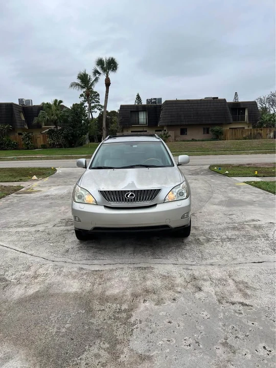 2004 Lexus RX 2nd Gen - Image 3 of 11