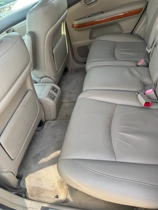 2004 Lexus RX 2nd Gen - Image 4 of 5