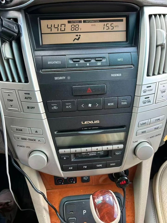 2004 Lexus RX 2nd Gen - Image 7 of 10