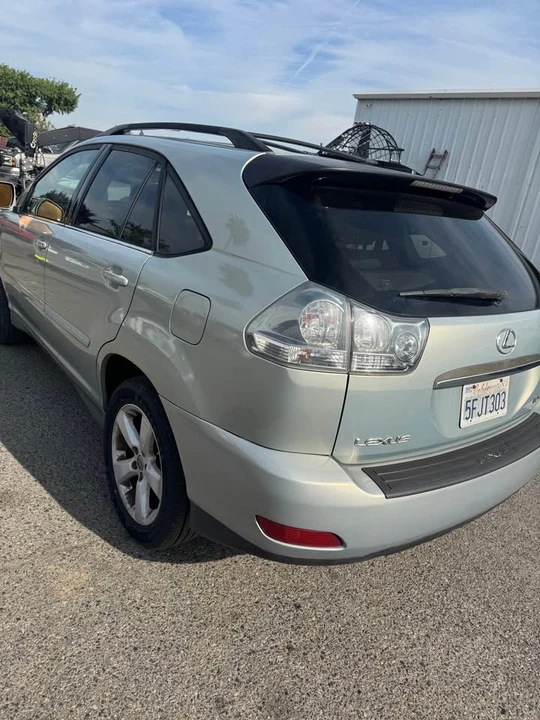 2004 Lexus RX 2nd Gen - Image 2 of 5