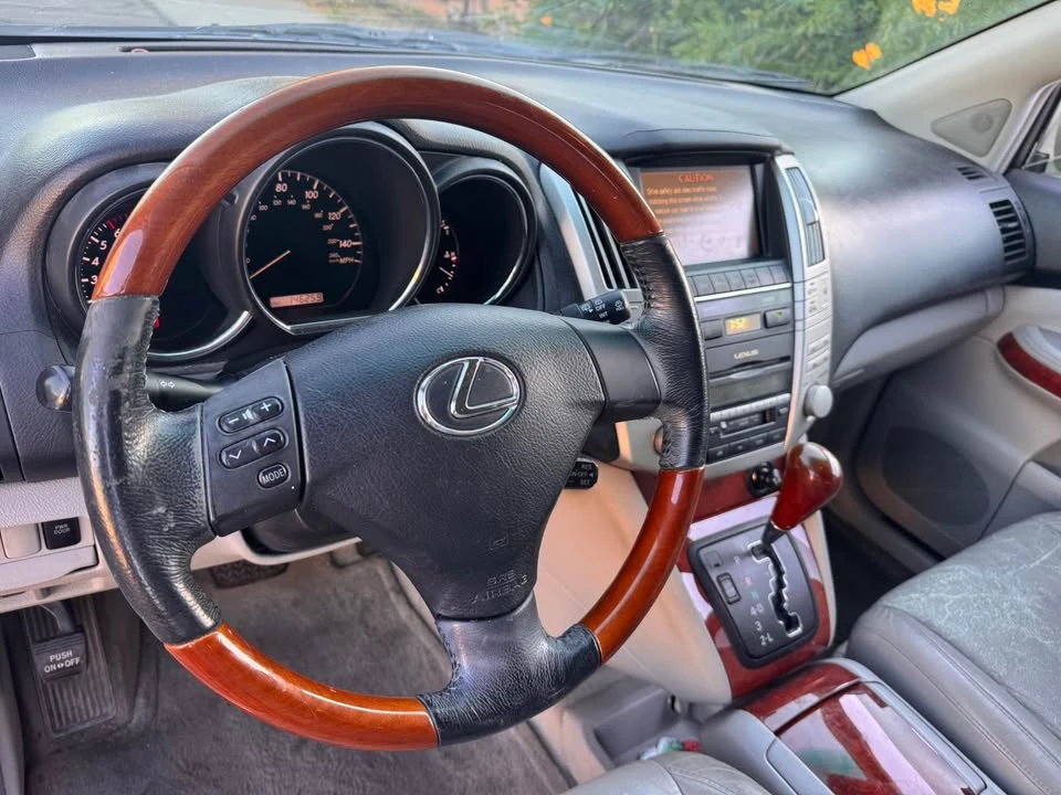 2004 Lexus RX 2nd Gen - Image 8 of 11