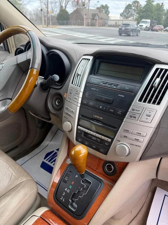 2004 Lexus RX 2nd Gen - Image 6 of 9