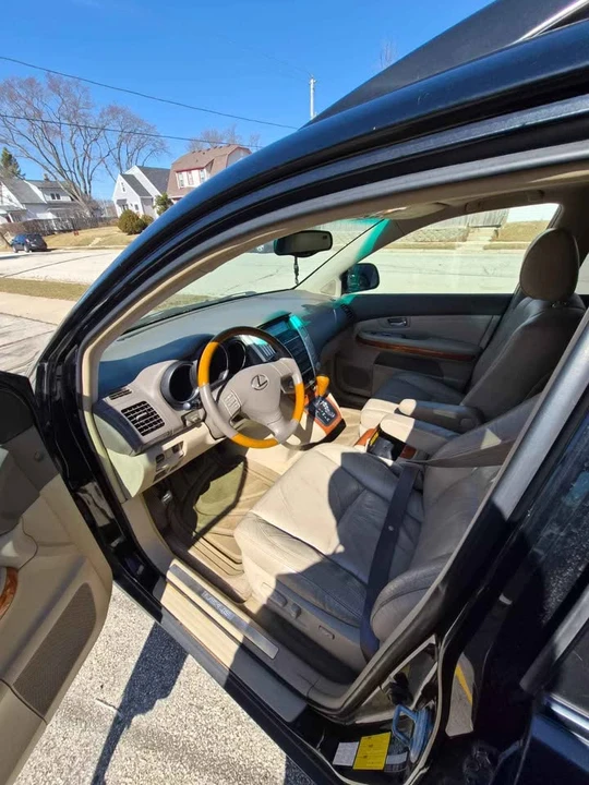 2004 Lexus RX 2nd Gen - Image 7 of 10