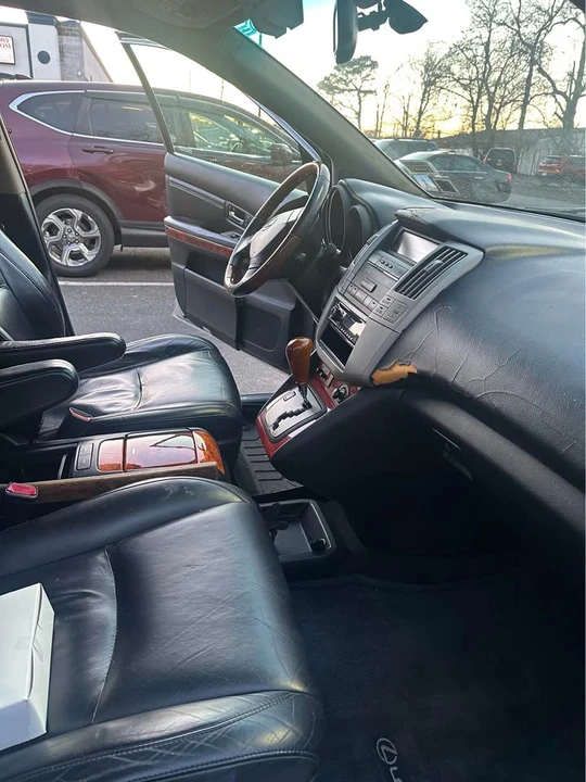 2004 Lexus RX 2nd Gen - Image 3 of 9