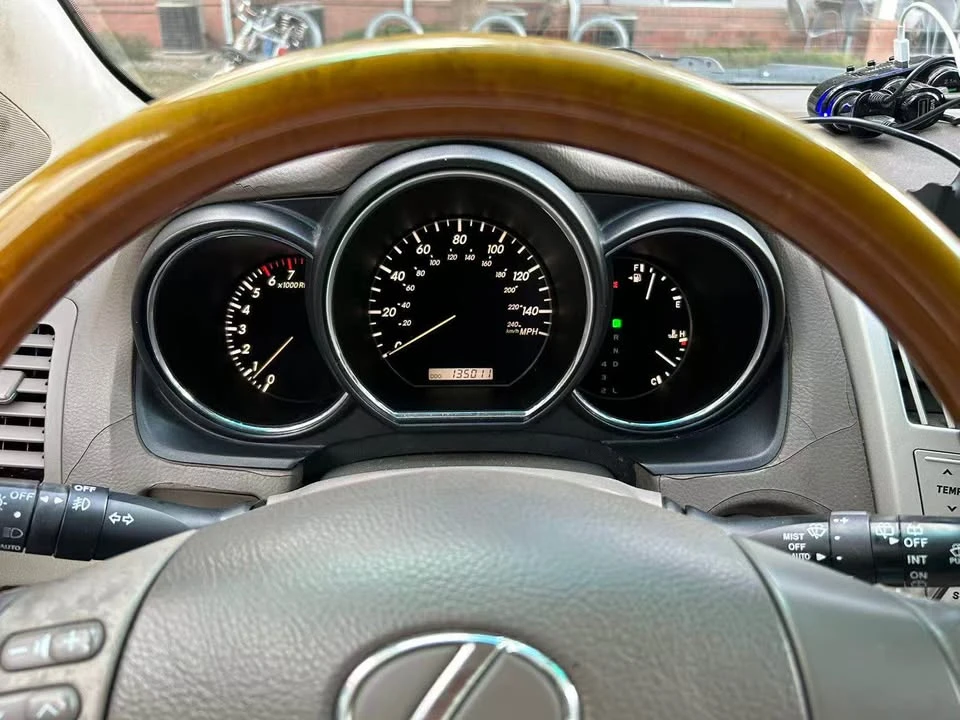 2004 Lexus RX 2nd Gen - Image 6 of 10