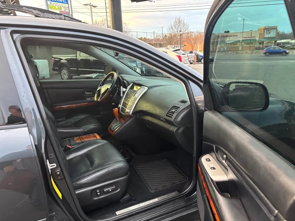2004 Lexus RX 2nd Gen - Image 3 of 7