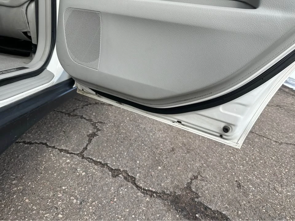 2004 Lexus RX 2nd Gen - Image 15 of 20