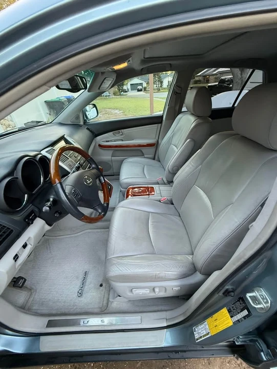 2004 Lexus RX 2nd Gen - Image 17 of 18