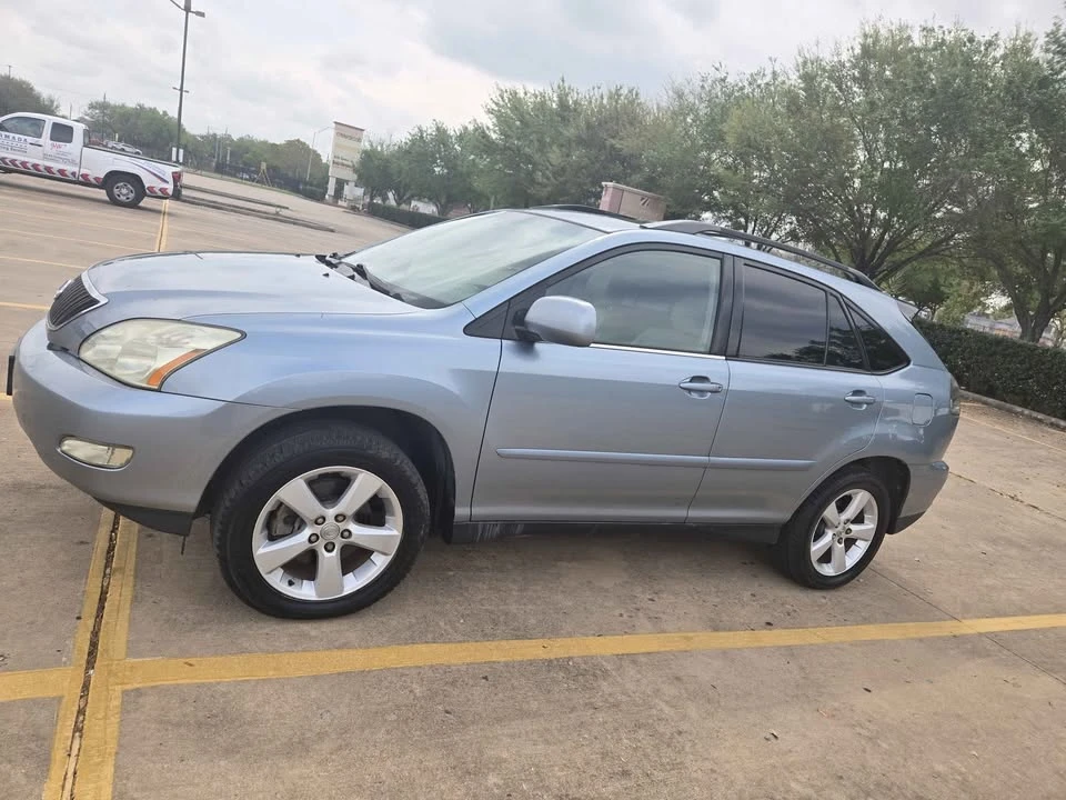 2004 Lexus RX 2nd Gen - Image 4 of 10