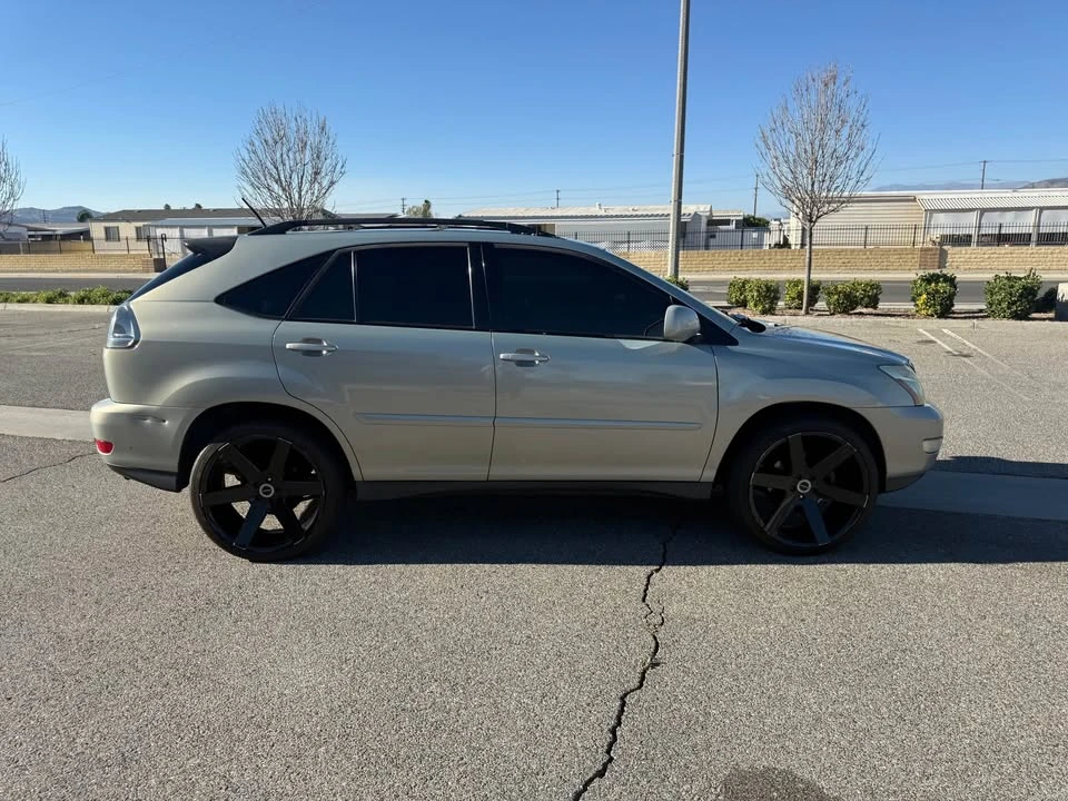 2004 Lexus RX 2nd Gen - Image 7 of 12