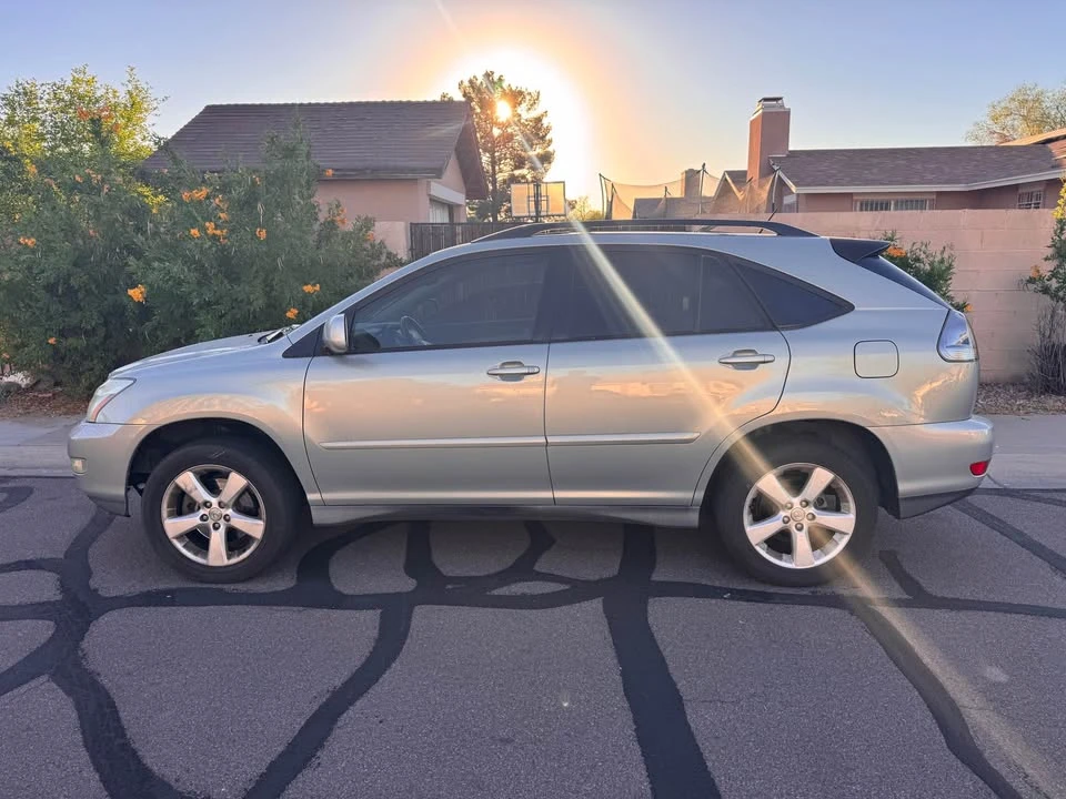 2004 Lexus RX 2nd Gen - Image 2 of 11