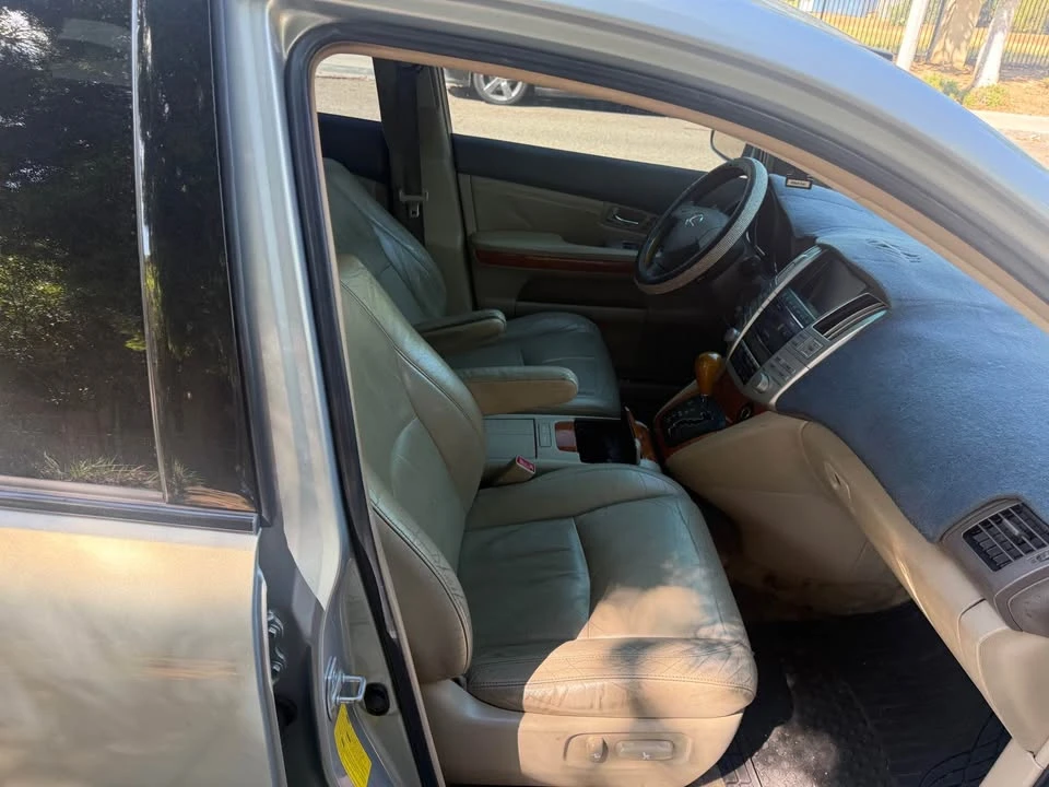 2004 Lexus RX 2nd Gen - Image 12 of 12