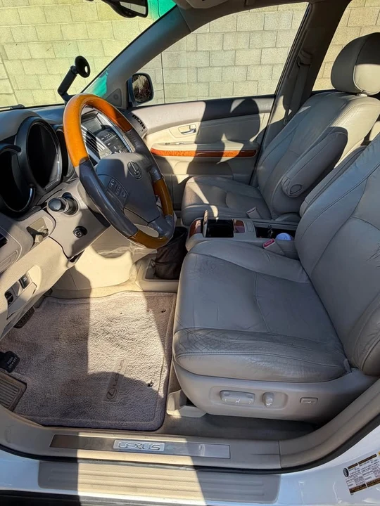 2004 Lexus RX 2nd Gen - Image 6 of 10