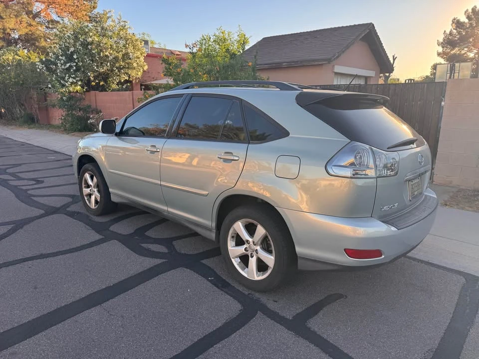2004 Lexus RX 2nd Gen - Image 3 of 11