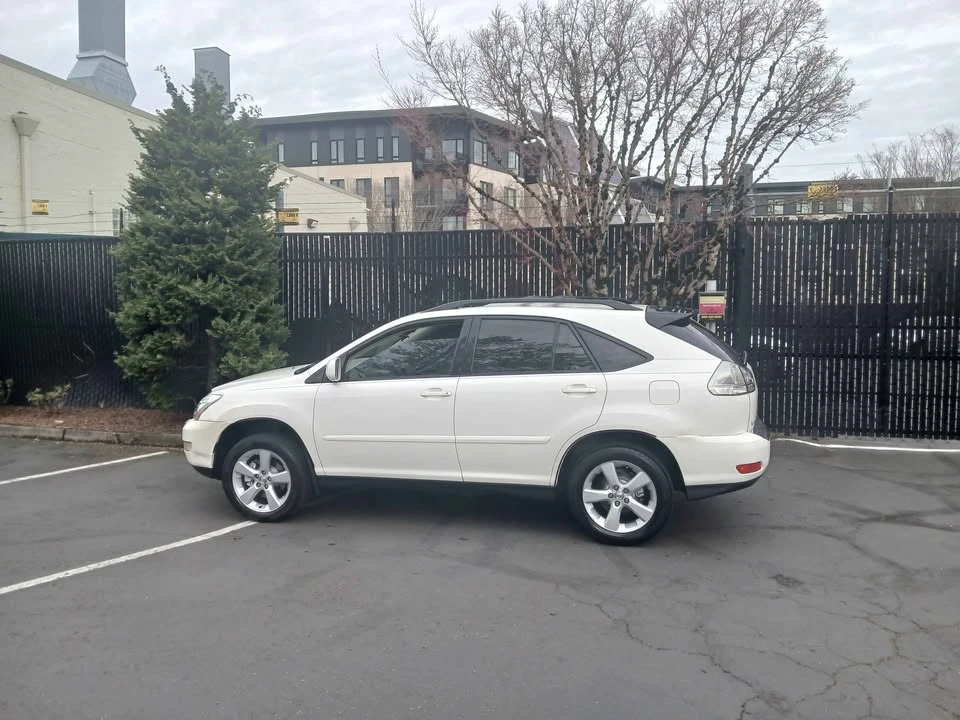 2004 Lexus RX 2nd Gen - Image 6 of 14