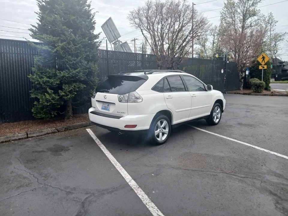 2004 Lexus RX 2nd Gen - Image 4 of 14