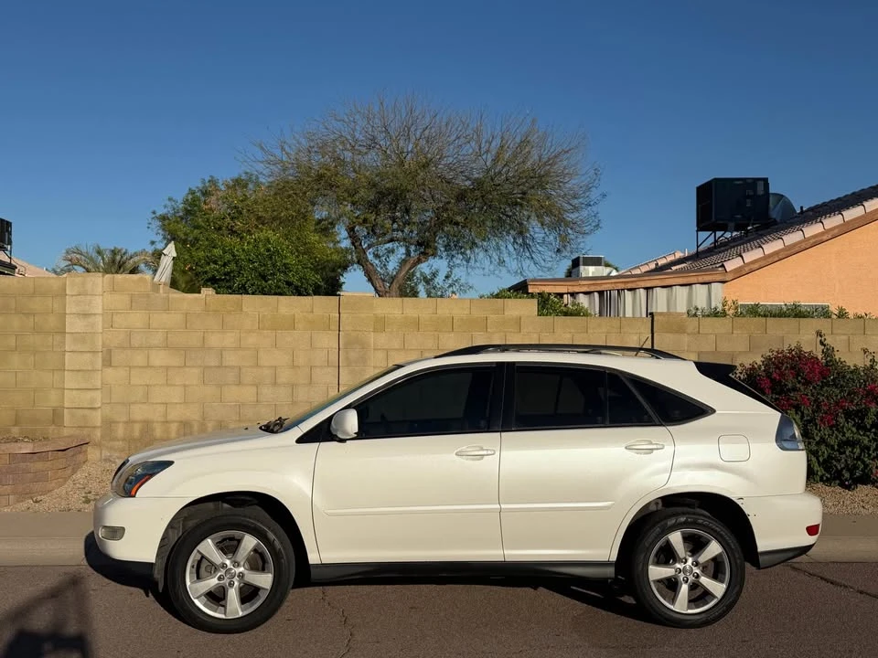 2004 Lexus RX 2nd Gen - Image 2 of 10
