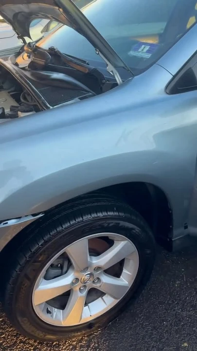 2004 Lexus RX 2nd Gen - Image 2 of 2
