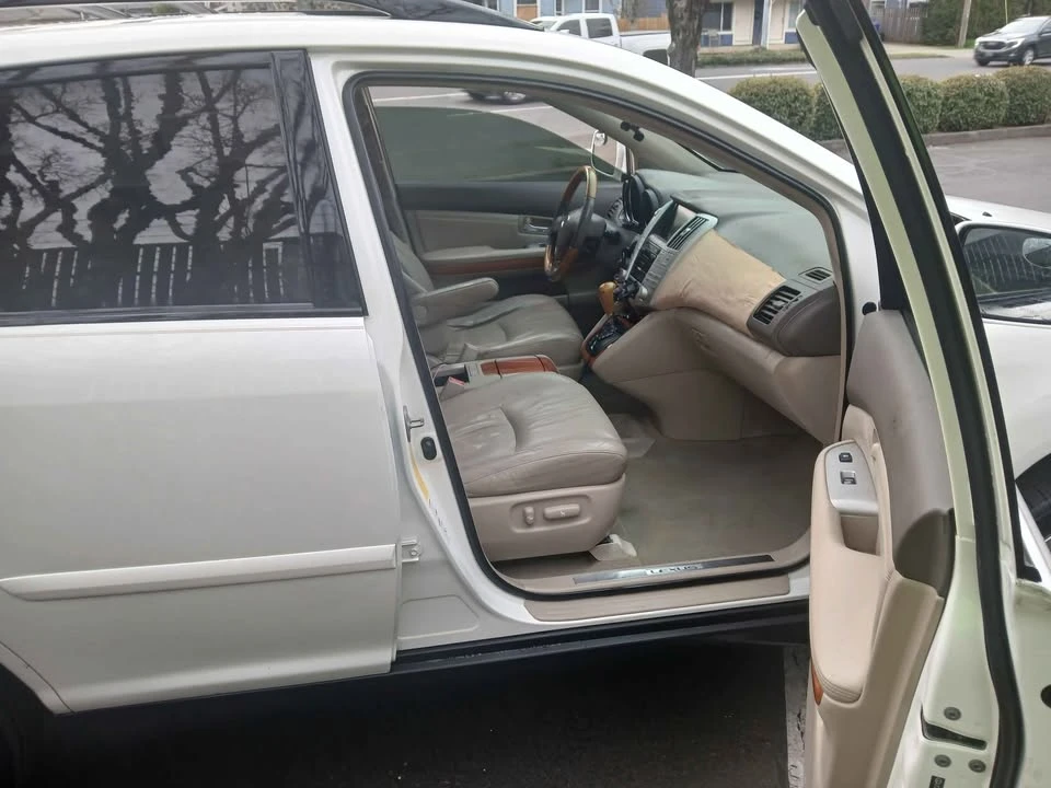 2004 Lexus RX 2nd Gen - Image 9 of 14