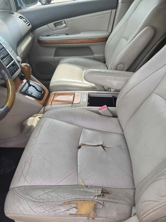 2004 Lexus RX 2nd Gen - Image 9 of 10