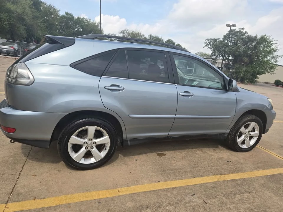 2004 Lexus RX 2nd Gen - Image 3 of 10