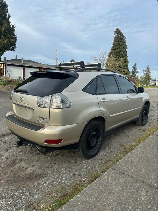 2004 Lexus RX 2nd Gen - Image 4 of 13