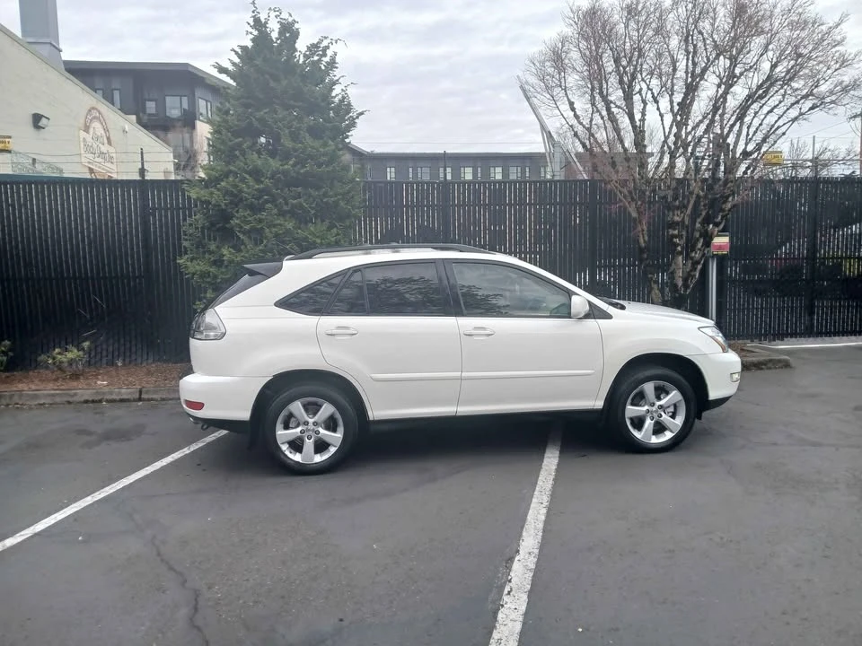 2004 Lexus RX 2nd Gen - Image 3 of 14