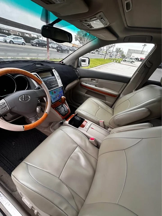 2004 Lexus RX 2nd Gen - Image 3 of 4