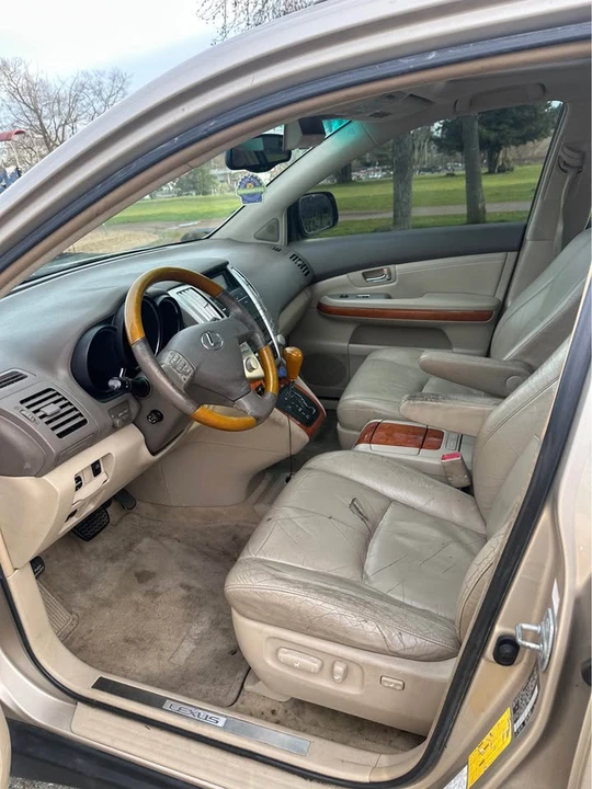 2004 Lexus RX 2nd Gen - Image 6 of 13