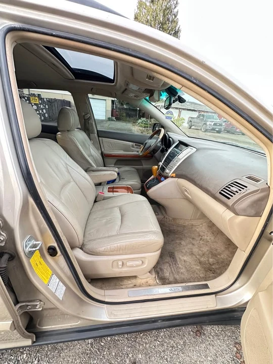 2004 Lexus RX 2nd Gen - Image 8 of 13