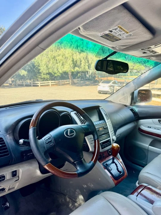 2004 Lexus RX 2nd Gen - Image 11 of 14