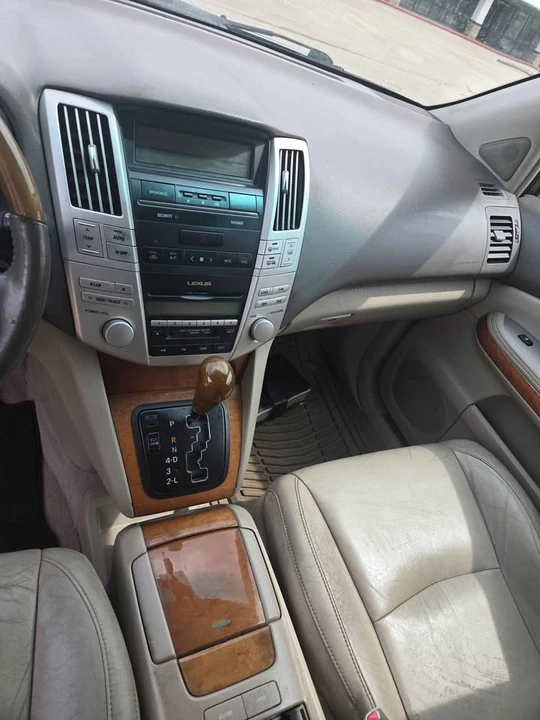 2004 Lexus RX 2nd Gen - Image 6 of 10