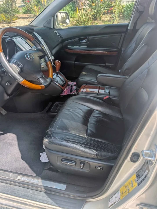 2004 Lexus RX 2nd Gen - Image 7 of 10