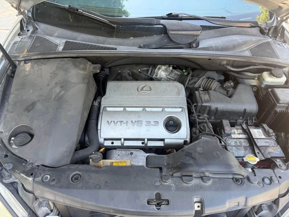 2004 Lexus RX 2nd Gen - Image 9 of 12