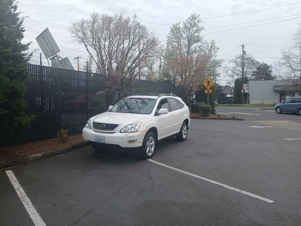 2004 Lexus RX 2nd Gen - Image 8 of 14