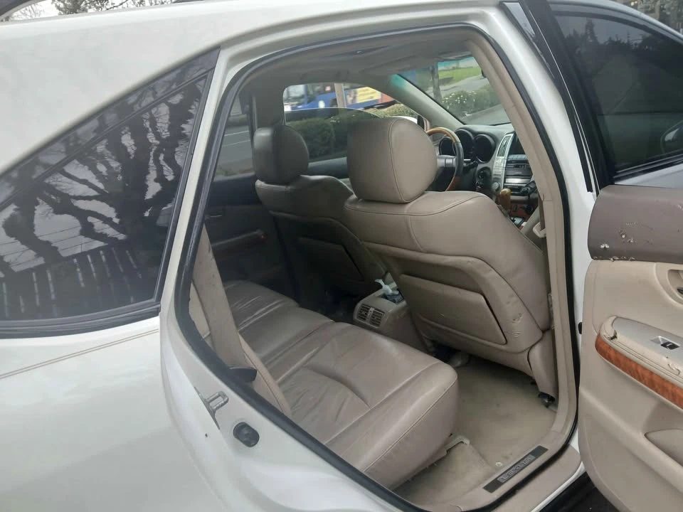 2004 Lexus RX 2nd Gen - Image 11 of 14