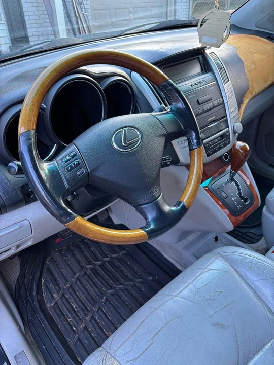 2004 Lexus RX 2nd Gen - Image 4 of 6