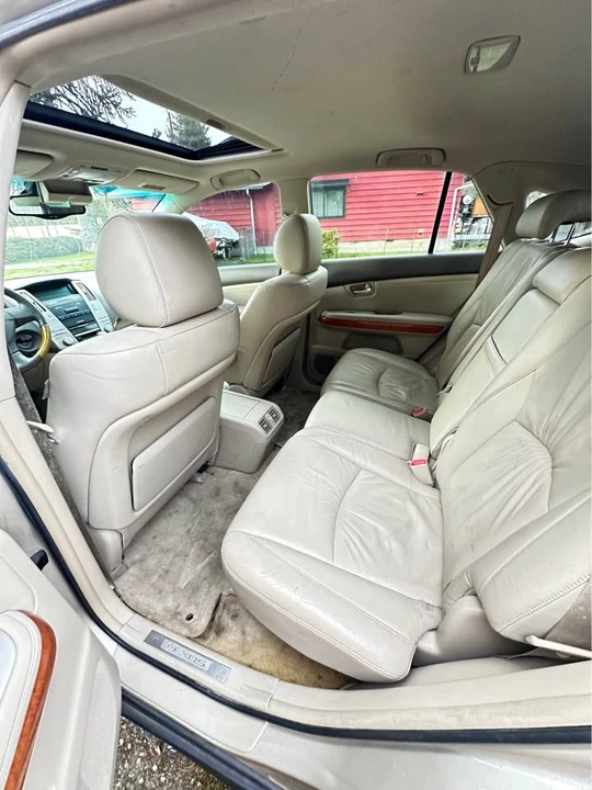 2004 Lexus RX 2nd Gen - Image 11 of 13