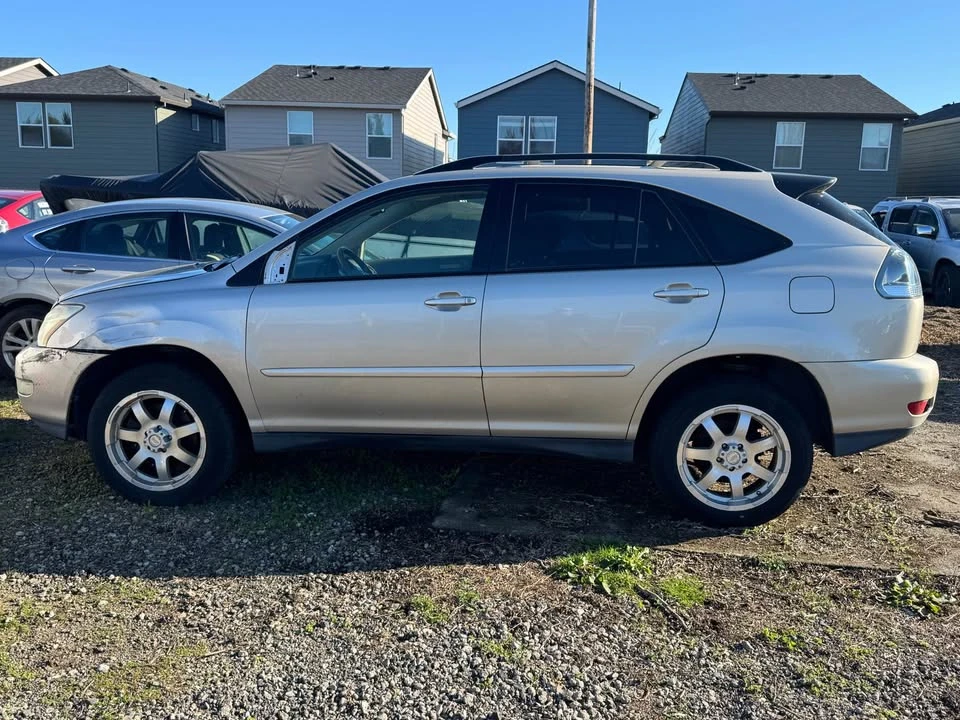 2004 Lexus RX 2nd Gen - Image 5 of 11