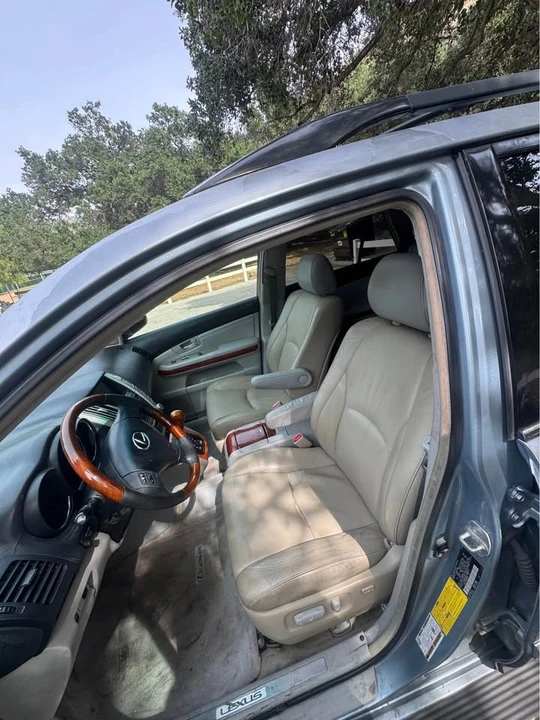 2004 Lexus RX 2nd Gen - Image 5 of 10