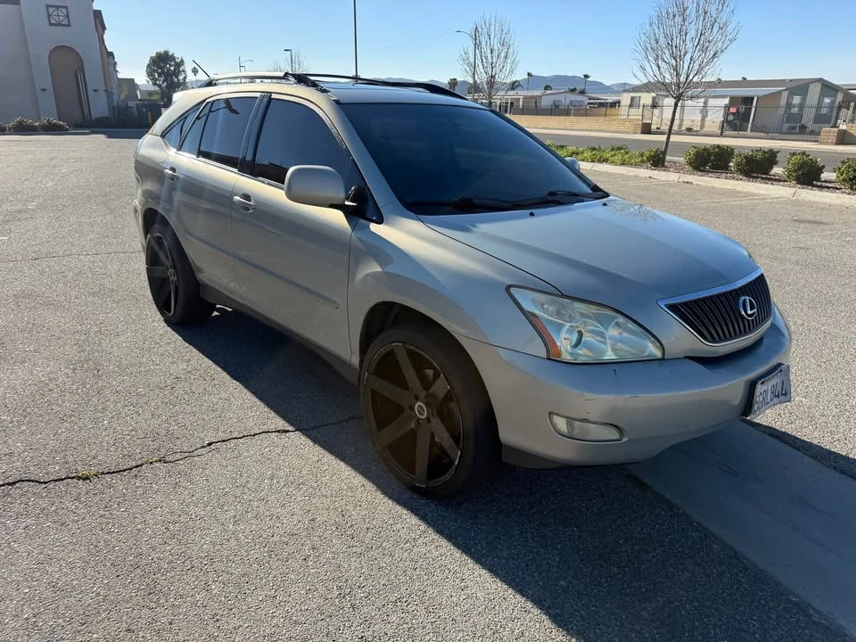 2004 Lexus RX 2nd Gen - Image 6 of 12